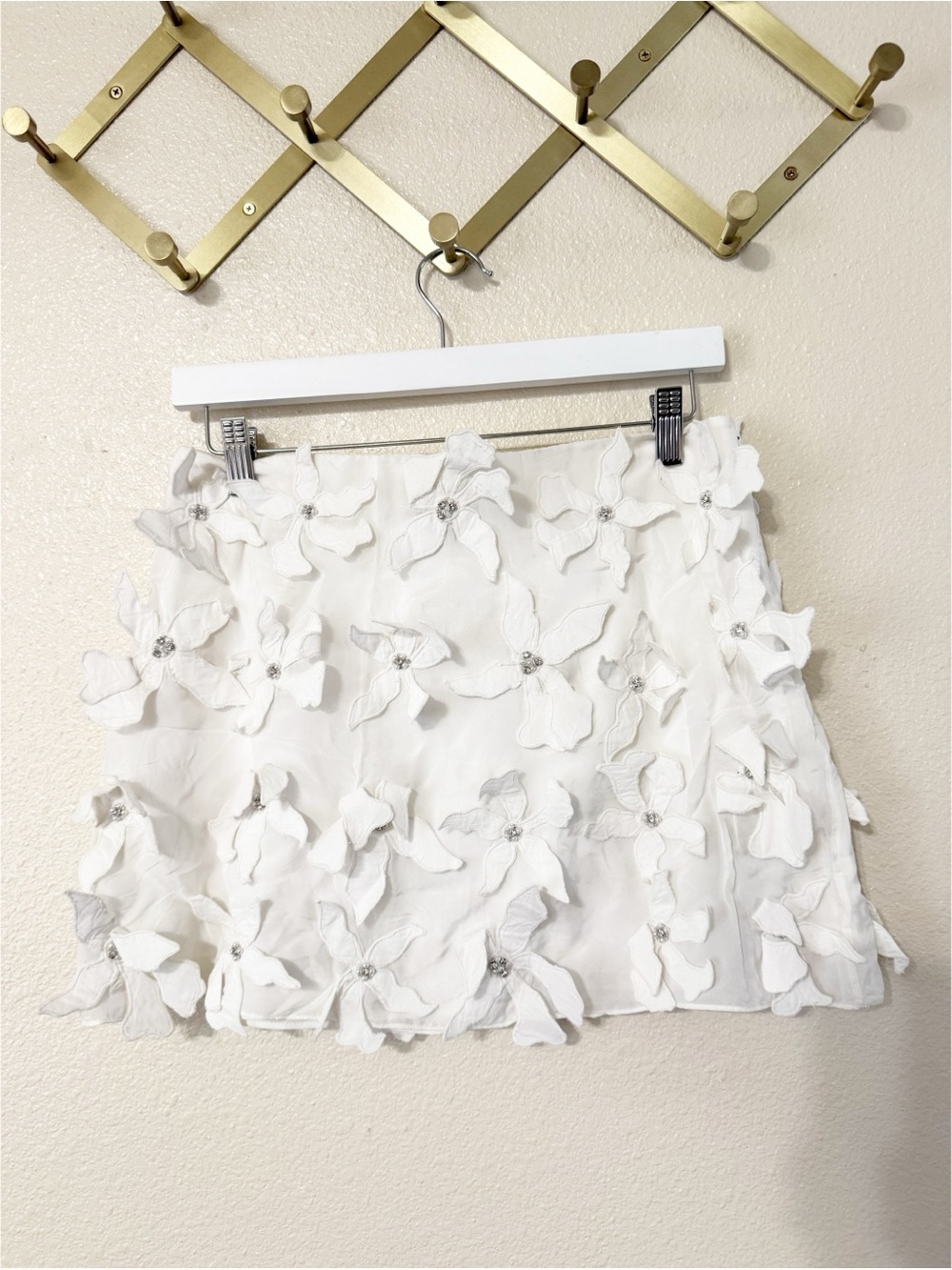 Zara 3D Floral Applique Soft White Beaded Embroidered Mini Skirt Blogger Fav - Picture 12 of 16